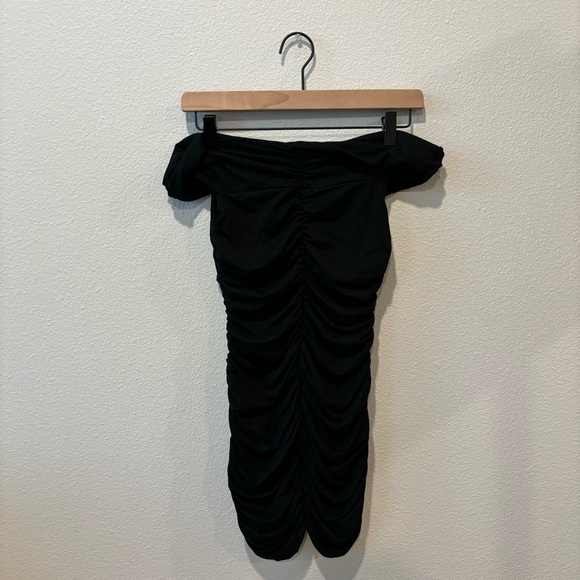 Reformation Sabine ruched black off the shoulder dress - Picture 3 of 4